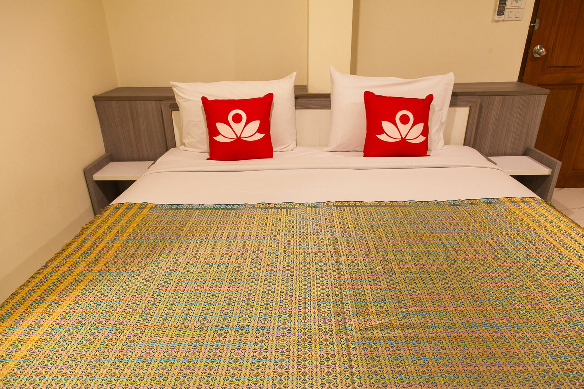 Zen Rooms Samsen 3 Bangkok Exteriör bild